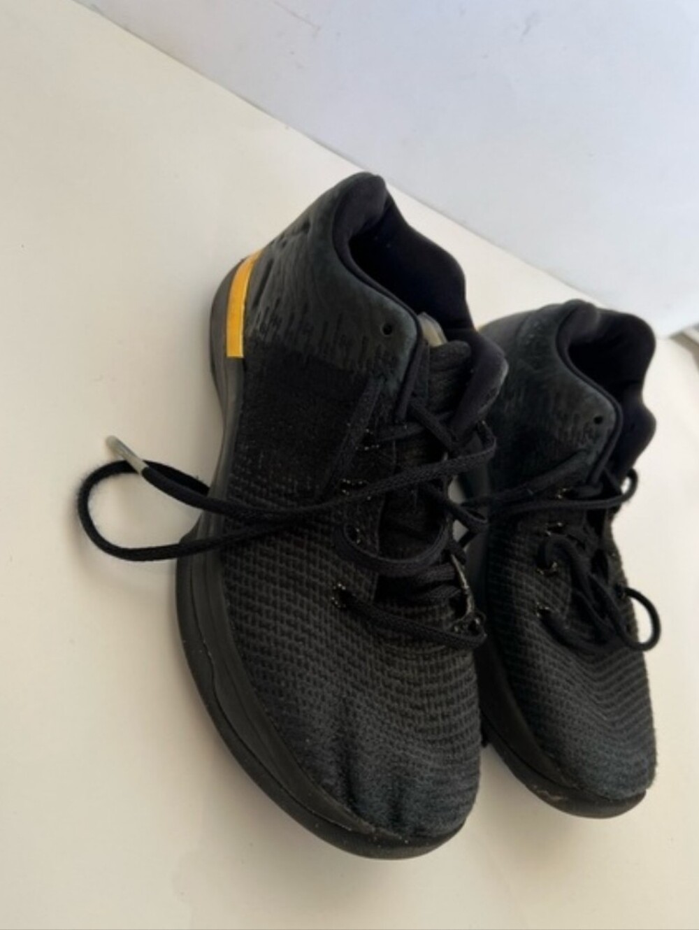 Jordan Basketball Sneakers Youth 6.5Y Black Gold